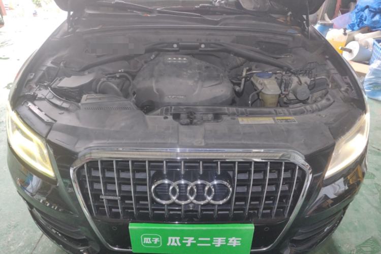 Used Audi Q5 2016 40 TFSI Comfort Model Engine Bay