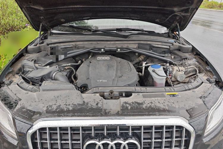 Used Audi Q5 2016 40 TFSI Comfort Model Engine Bay