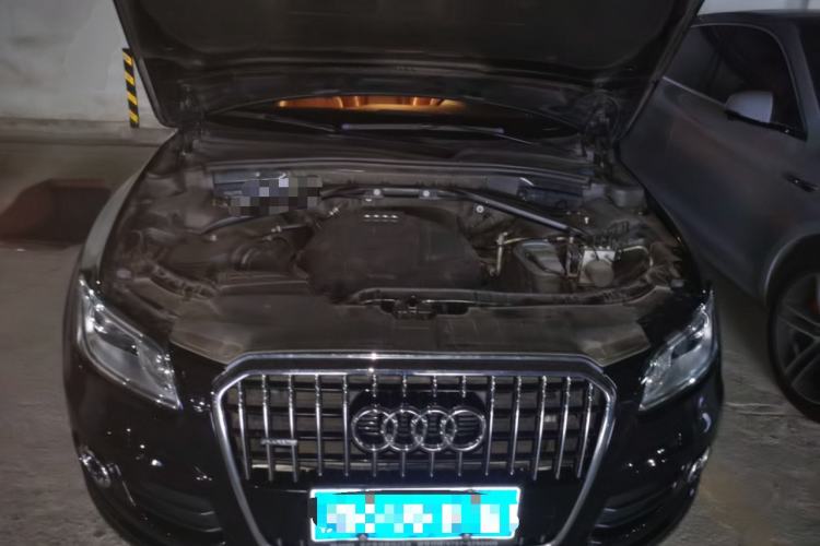 Used Audi Q5 2016 40 TFSI Trendy Edition Engine Bay