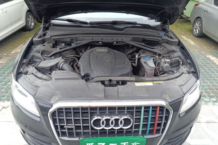 Used Audi Q5 2016 40 TFSI Comfort Model Engine Bay
