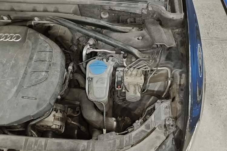 Used Audi Q5 2016 40 TFSI Technology Edition Engine Bay Left