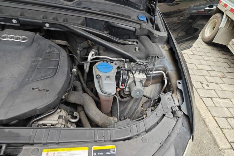 Used Audi Q5 2016 40 TFSI Technology Edition Engine Bay Left