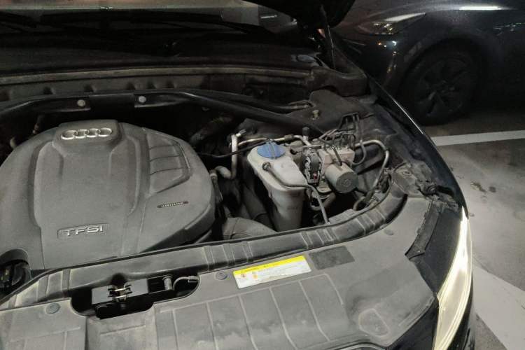 Used Audi Q5 2016 40 TFSI Technology Edition Engine Bay Left