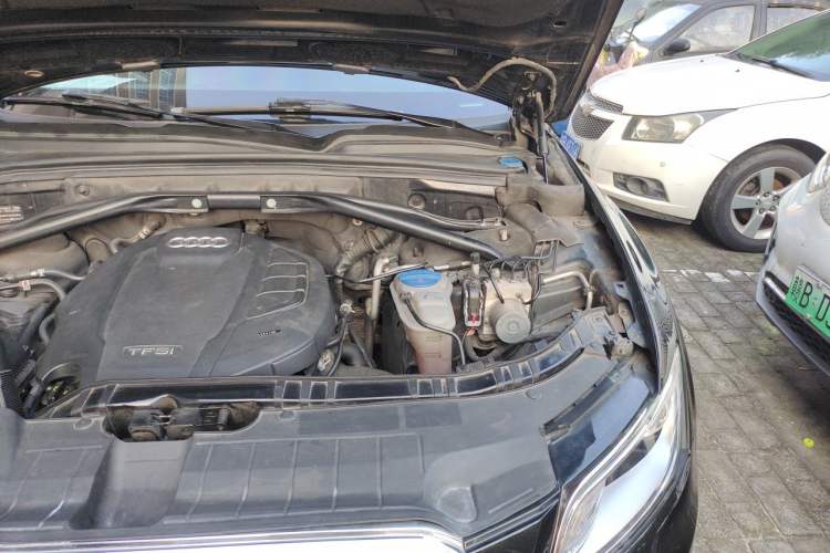 Used Audi Q5 2016 40 TFSI Technology Edition Engine Bay Left