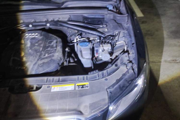 Used Audi Q5 2016 40 TFSI Technology Edition Engine Bay Left