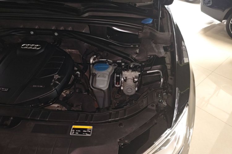 Used Audi Q5 2016 40 TFSI Trendy Edition Engine Bay Left