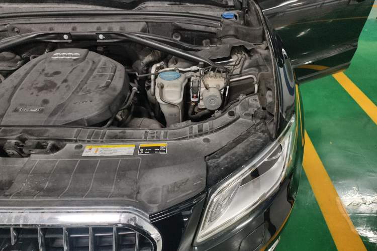 Used Audi Q5 2016 40 TFSI Technology Edition Engine Bay Left