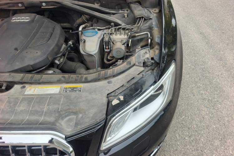 Used Audi Q5 2016 40 TFSI Comfort Model Engine Bay Left