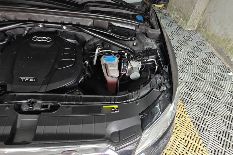Used Audi Q5 2016 40 TFSI Technology Edition Engine Bay Left