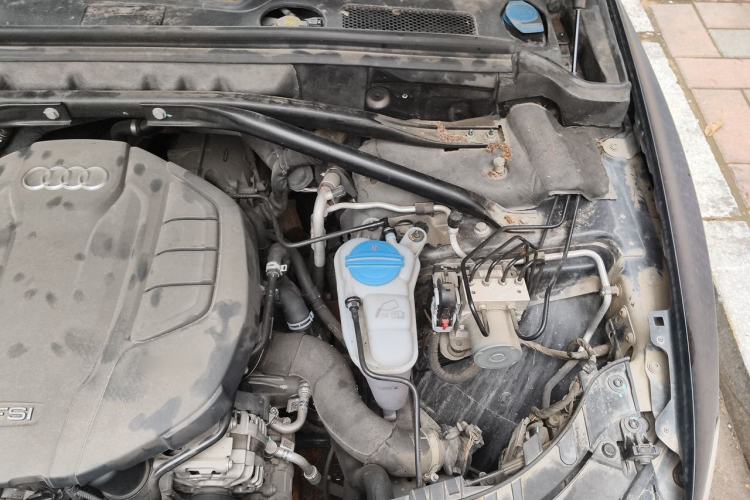 Used Audi Q5 2016 40 TFSI Trendy Edition Engine Bay Left