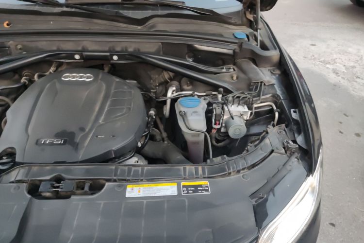 Used Audi Q5 2016 40 TFSI Technology Edition Engine Bay Left