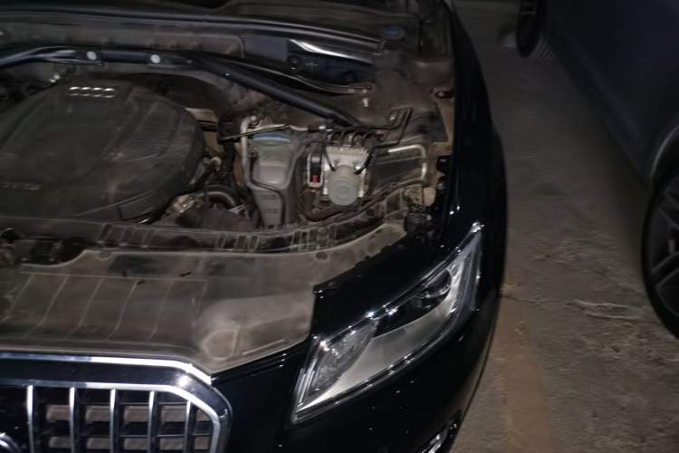 Used Audi Q5 2016 40 TFSI Trendy Edition Engine Bay Left
