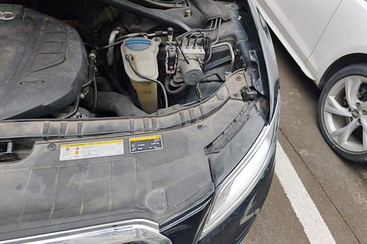 Used Audi Q5 2016 40 TFSI Technology Edition Engine Bay Left