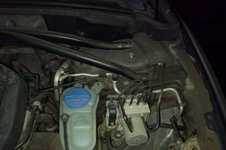 Used Audi Q5 2016 40 TFSI Trendy Edition Engine Bay Left