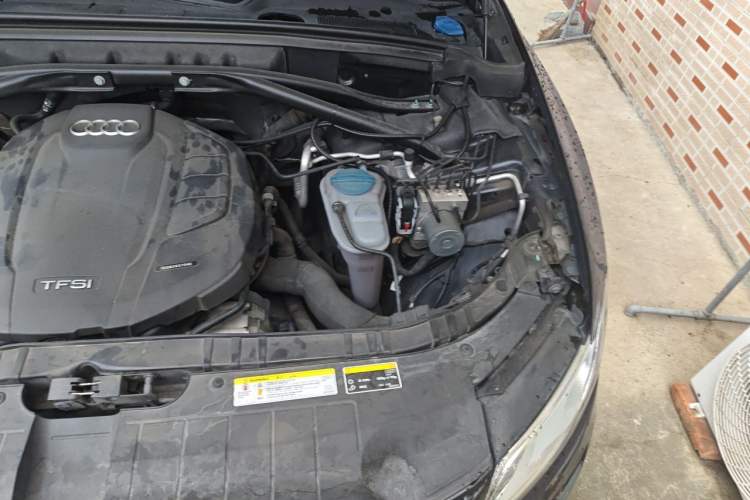 Used Audi Q5 2016 40 TFSI Technology Edition Engine Bay Left