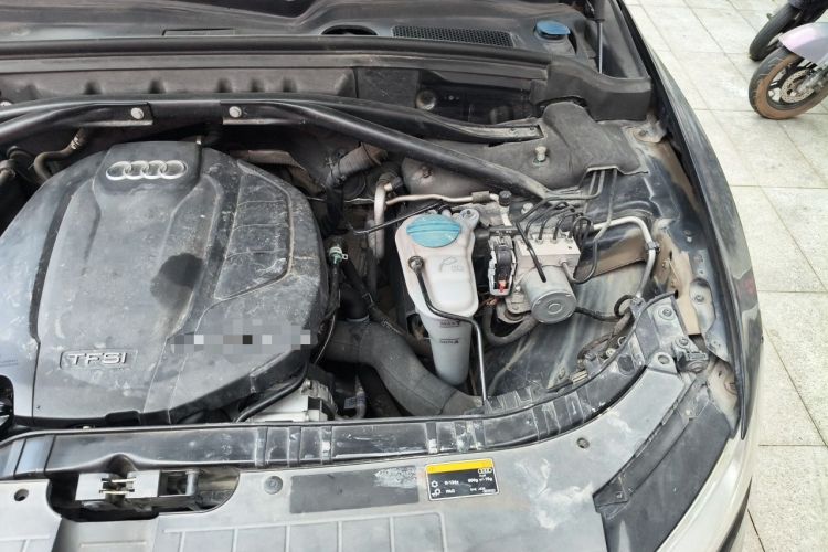 Used Audi Q5 2016 40 TFSI Comfort Model Engine Bay Left