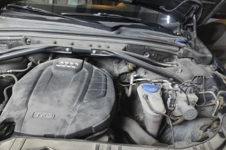 Used Audi Q5 2016 40 TFSI Trendy Edition Engine Bay Left
