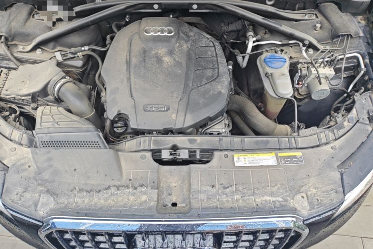 Used Audi Q5 2016 40 TFSI Comfort Model Engine Bay