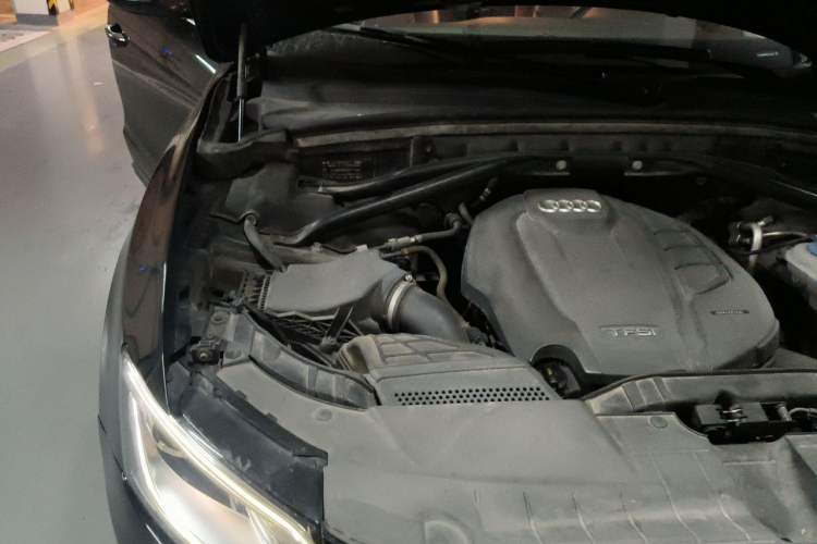 Used Audi Q5 2016 40 TFSI Technology Edition Engine Bay Right