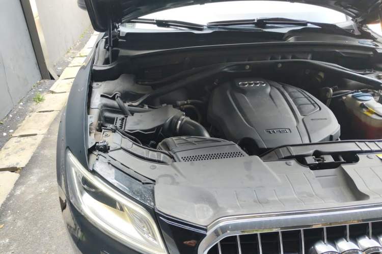 Used Audi Q5 2016 40 TFSI Technology Edition Engine Bay Right