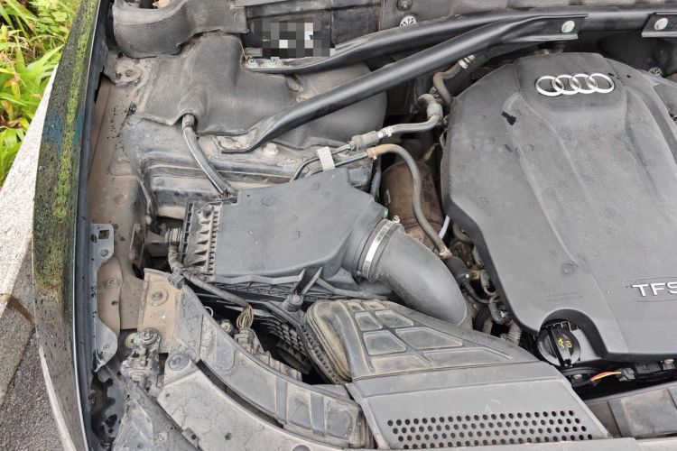 Used Audi Q5 2016 40 TFSI Comfort Model Engine Bay Right