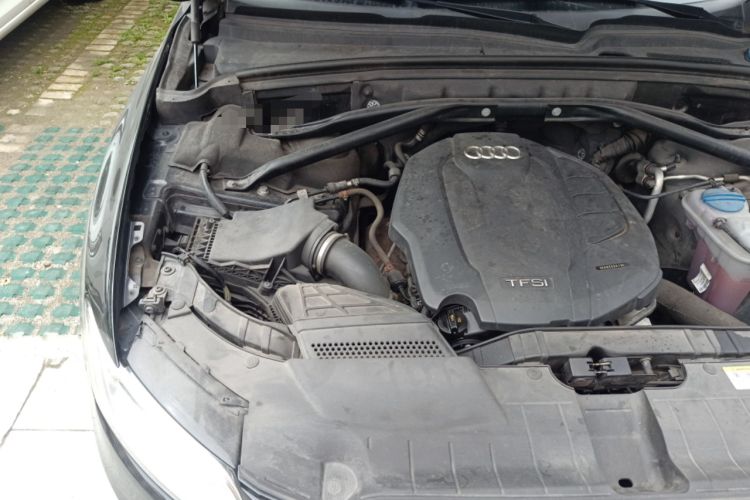 Used Audi Q5 2016 40 TFSI Comfort Model Engine Bay Right