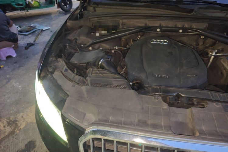 Used Audi Q5 2016 40 TFSI Technology Edition Engine Bay Right