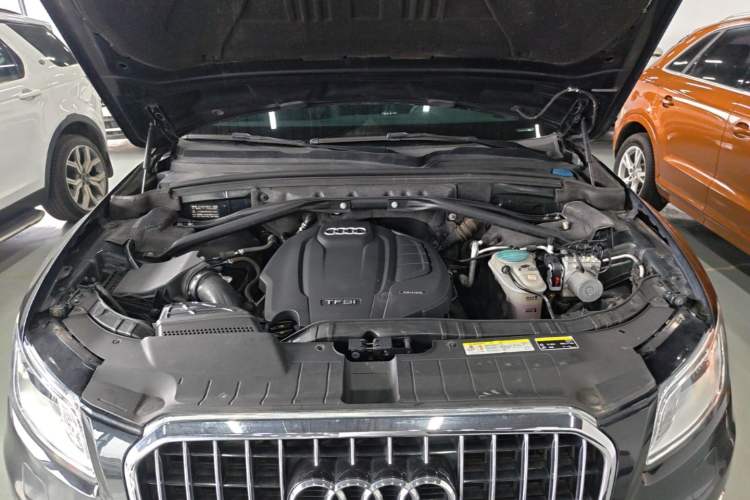 Used Audi Q5 2016 40 TFSI Technology Edition Engine Bay