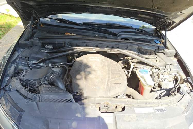 Used Audi Q5 2016 40 TFSI Technology Edition Engine Bay