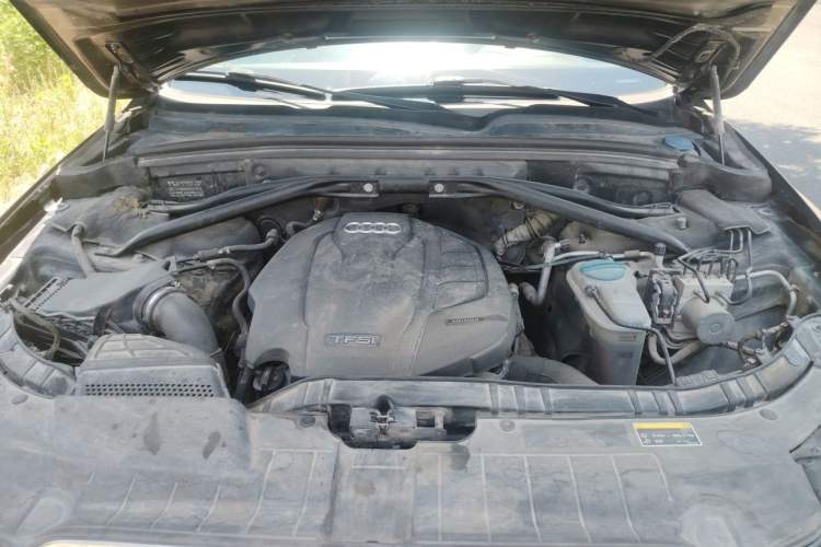 Used Audi Q5 2016 40 TFSI Trendy Edition Engine Bay