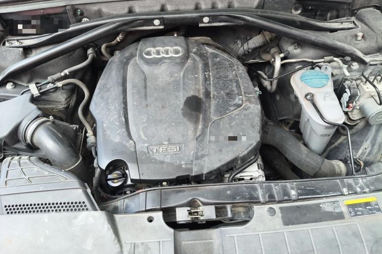 Used Audi Q5 2016 40 TFSI Comfort Model Engine Bay