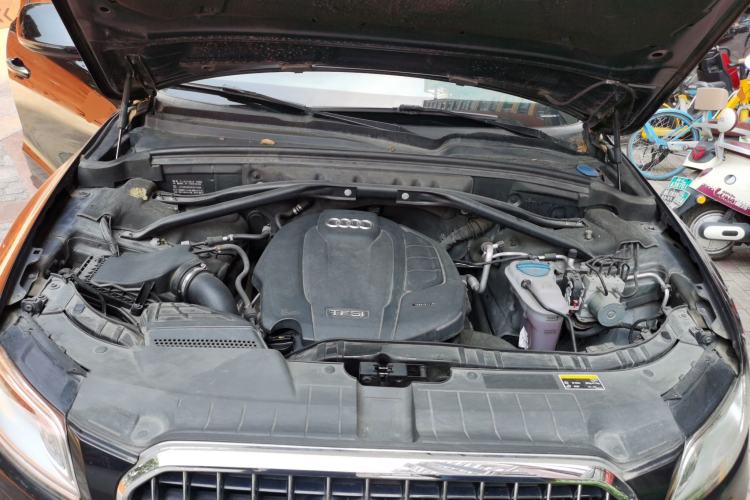Used Audi Q5 2016 40 TFSI Trendy Edition Engine Bay