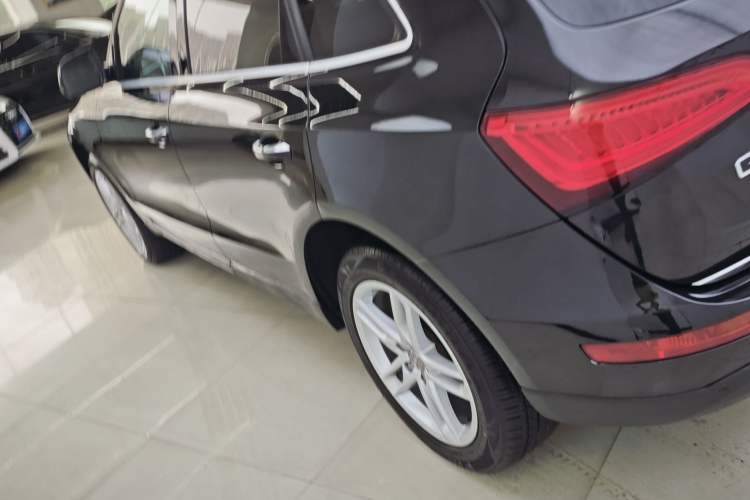 Used Audi Q5 2016 40 TFSI Comfort Model Exterior 3