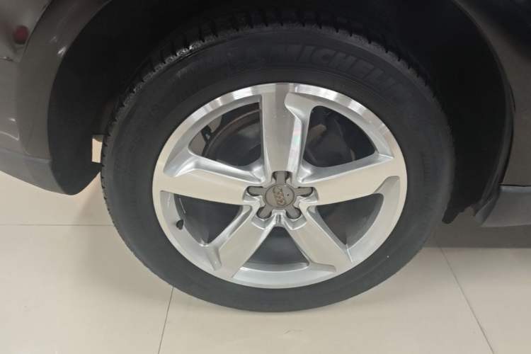 Used Audi Q5 2016 40 TFSI Technology Edition Exterior 5