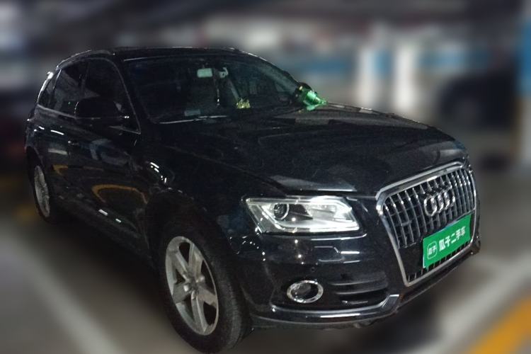 Used Audi Q5 2016 40 TFSI Technology Edition Front Right 45 Deg