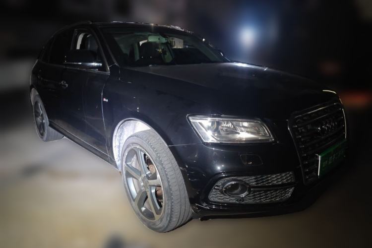 Used Audi Q5 2016 Plus 40 TFSI Dynamic Model Front Right 45 Deg