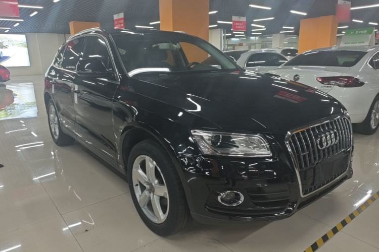Used Audi Q5 2016 40 TFSI Technology Edition Front Right 45 Deg