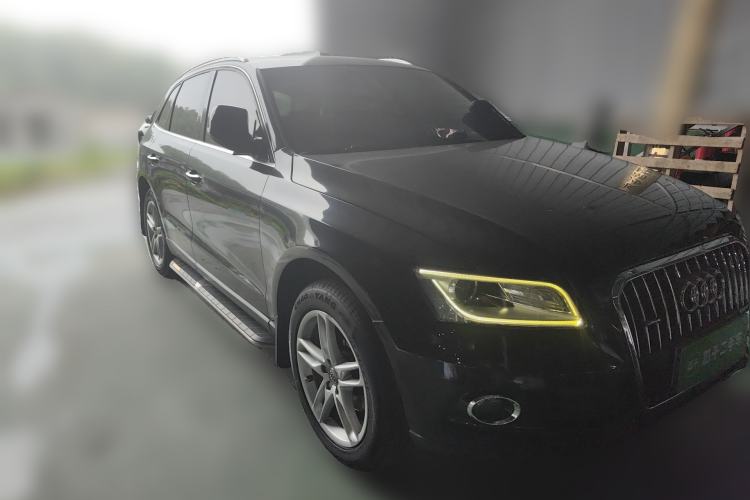 Used Audi Q5 2016 40 TFSI Comfort Model Front Right 45 Deg