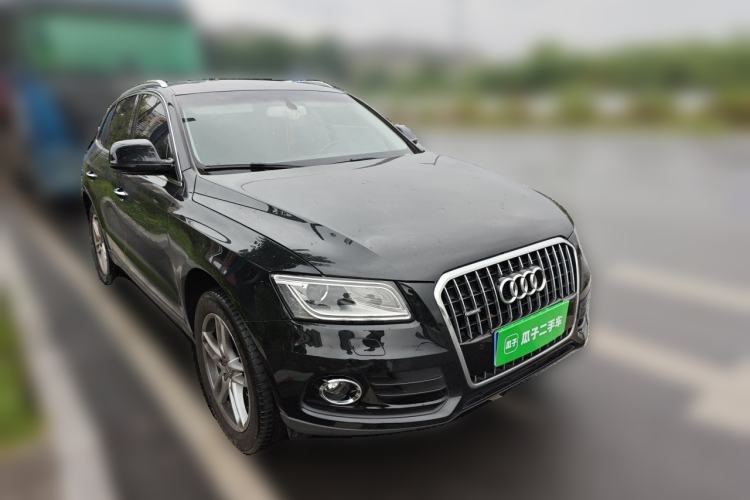 Used Audi Q5 2016 40 TFSI Comfort Model Front Right 45 Deg