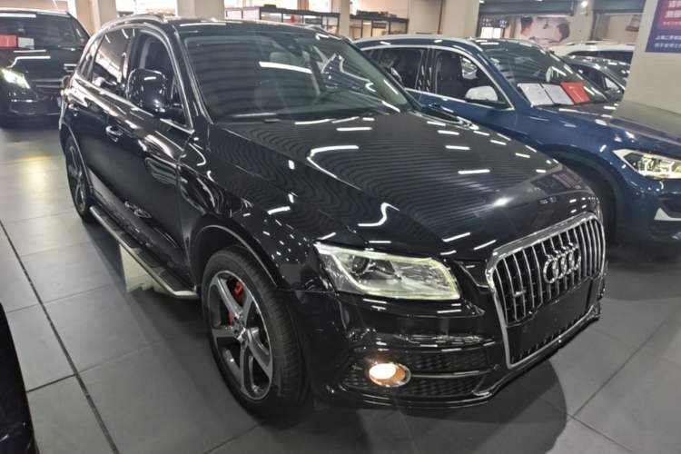 Used Audi Q5 2016 Plus 40 TFSI Dynamic Model Front Right 45 Deg