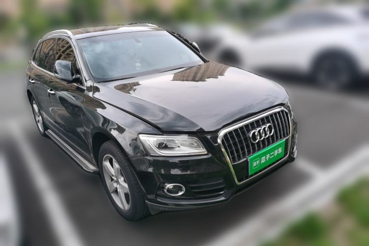 Used Audi Q5 2016 40 TFSI Comfort Model Front Right 45 Deg