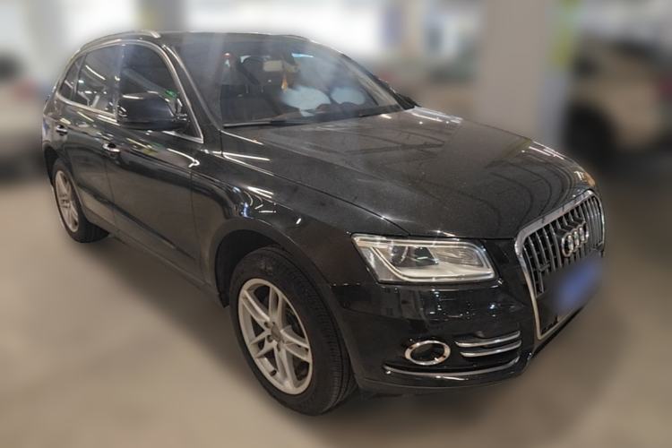 Used Audi Q5 2016 40 TFSI Comfort Model Front Right 45 Deg
