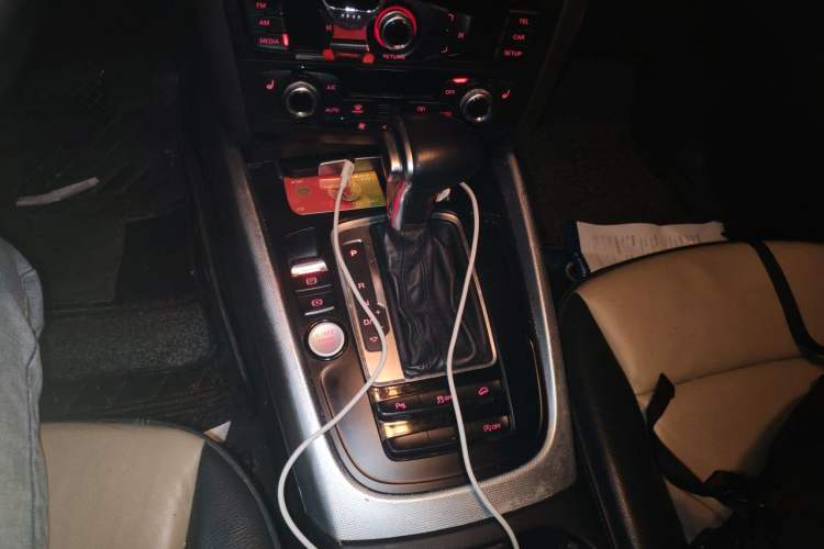 Used Audi Q5 2016 40 TFSI Technology Edition Gear Lever