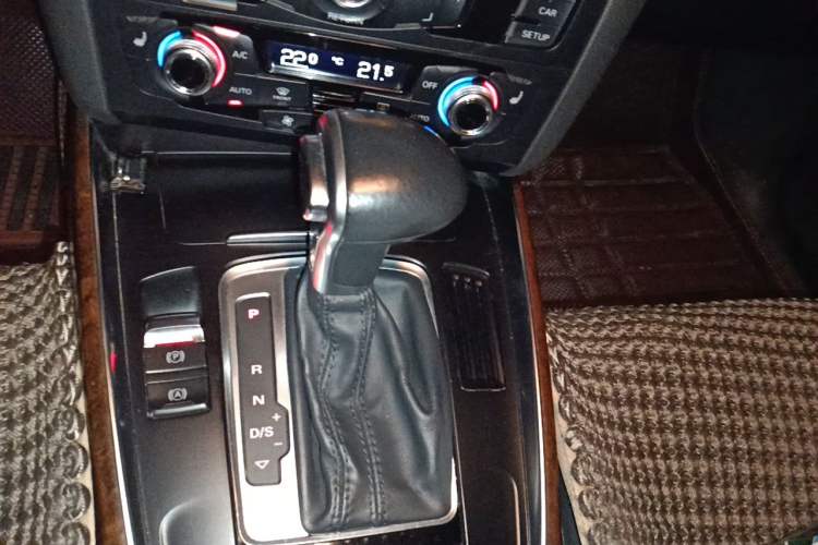 Used Audi Q5 2016 40 TFSI Technology Edition Gear Lever