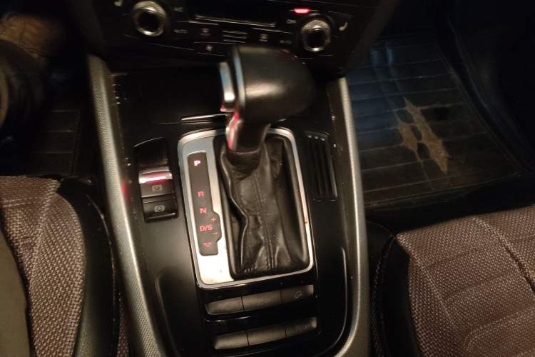 Used Audi Q5 2016 40 TFSI Technology Edition Gear Lever