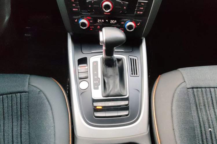 Used Audi Q5 2016 40 TFSI Technology Edition Gear Lever
