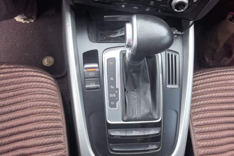 Used Audi Q5 2016 40 TFSI Technology Edition Gear Lever