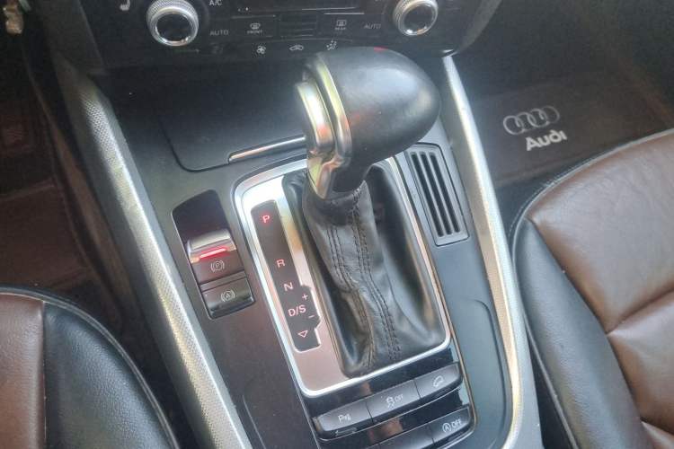 Used Audi Q5 2016 40 TFSI Technology Edition Gear Lever