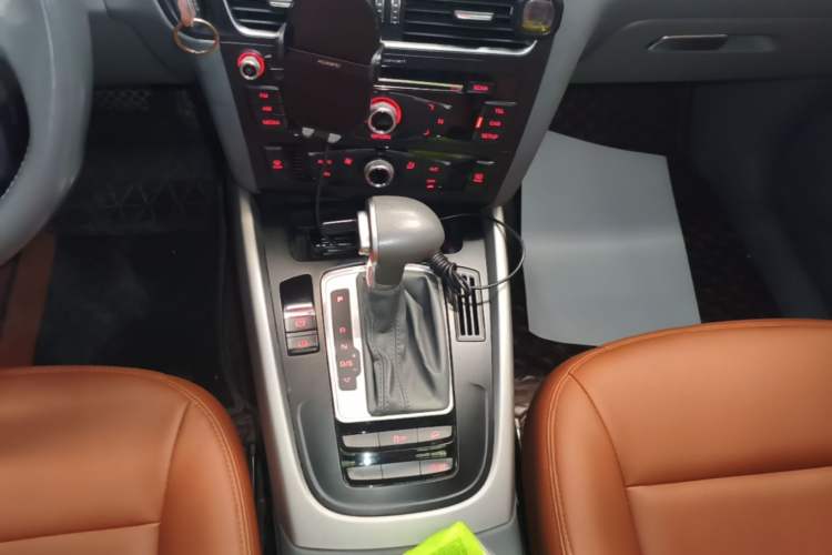 Used Audi Q5 2016 40 TFSI Trendy Edition Gear Lever