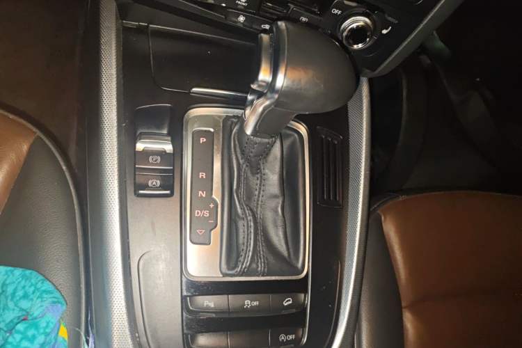 Used Audi Q5 2016 40 TFSI Technology Edition Gear Lever